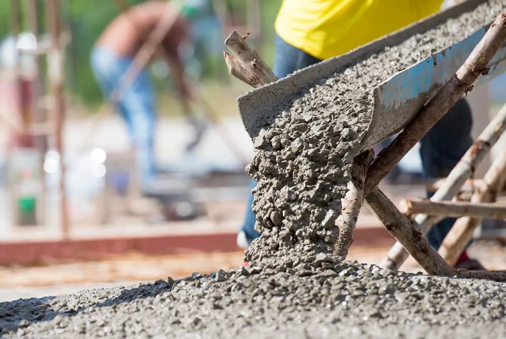 Ile zaprawy z worka cementu? Oblicz wydajność i zastosowanie