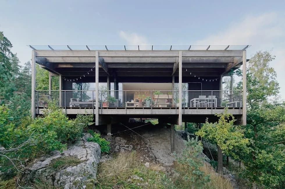 Dom na słupach betonowych: Zalety i metody budowy konstrukcji