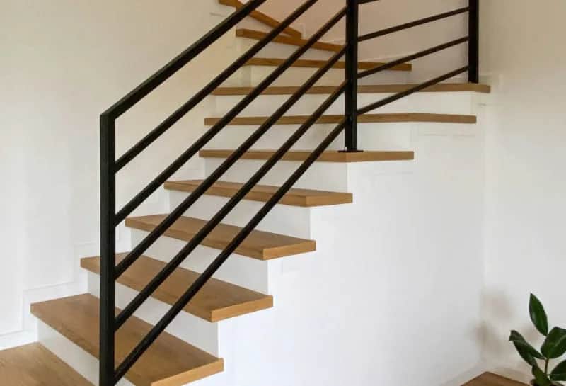 Schody i balustrady: Rodzaje, materiały i wymogi bezpieczeństwa
