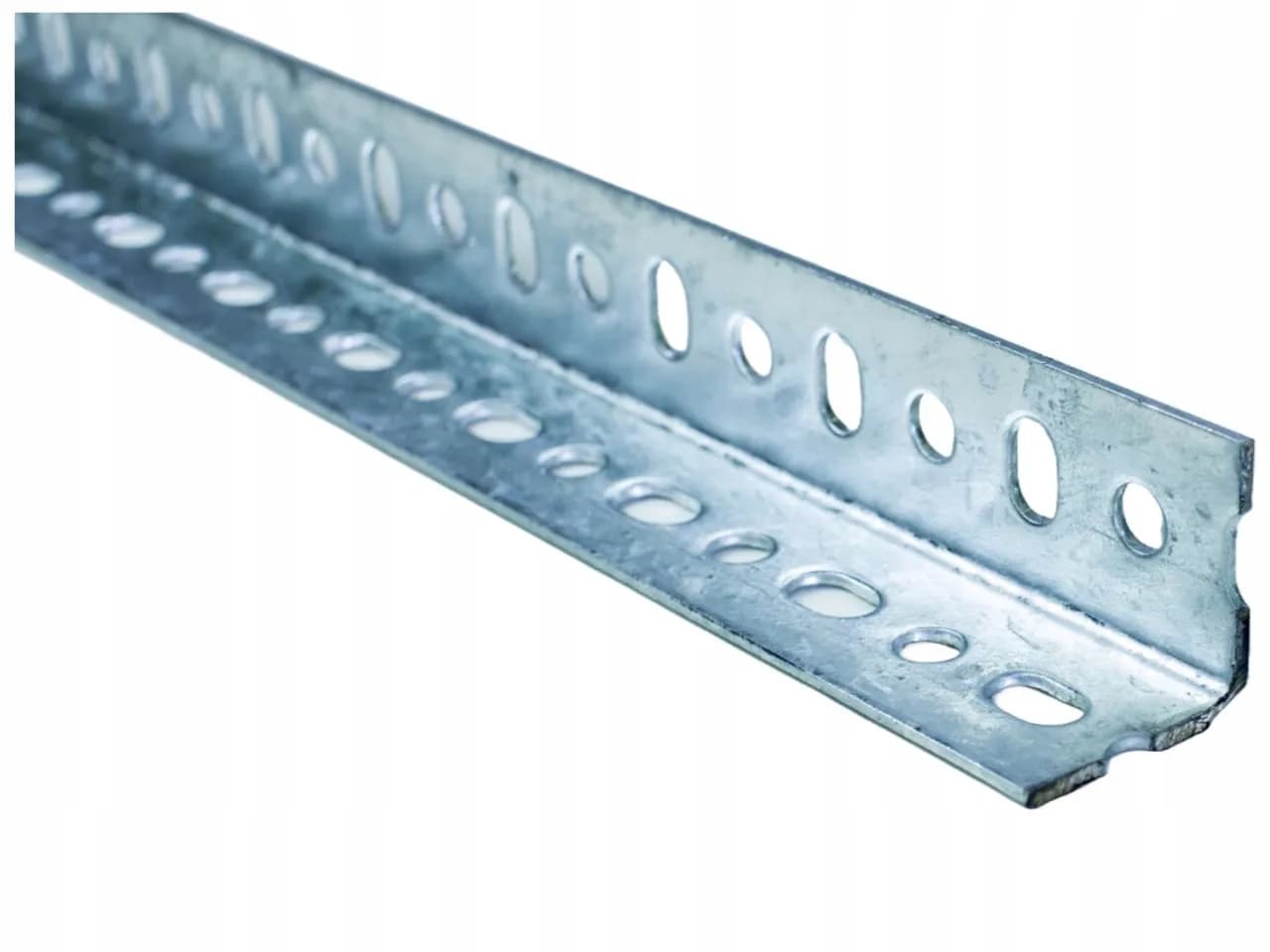 Jaki kątownik na regał wybrać, aby uniknąć niebezpieczeństwa? Jaki kątownik na regał wybrać, aby uniknąć niebezpieczeństwa?