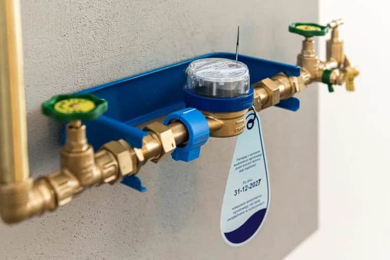 Jak zainstalować skrzynkę na wodomierz na działce: 5 kroków