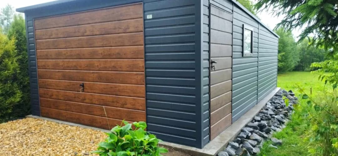 Czym obłożyć garaż blaszany, aby poprawić jego wygląd i izolację?