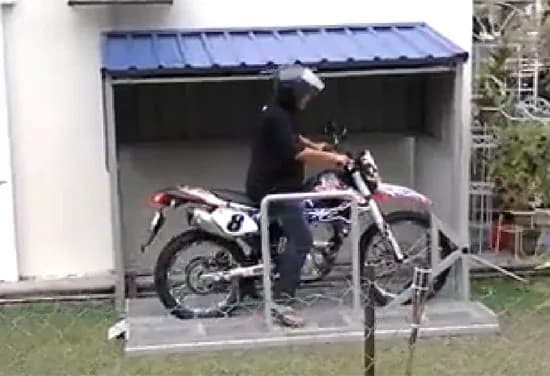 Jak zrobić garaż na motocykl: praktyczne porady i kluczowe wskazówki