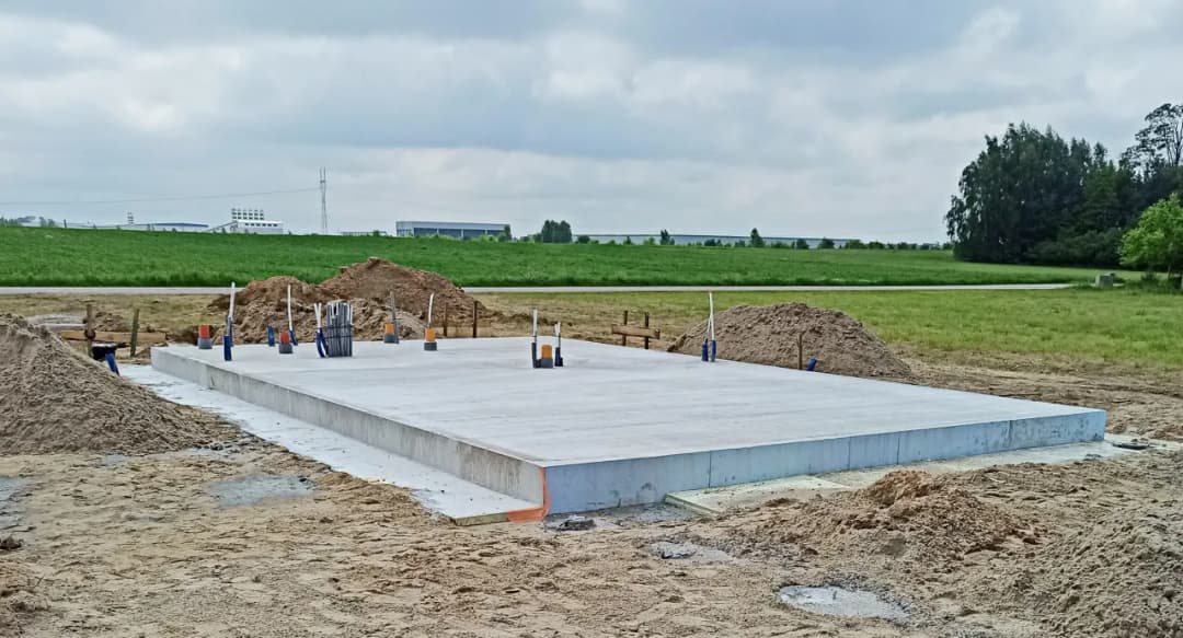 Jak zrobić płytę fundamentową: 8 kroków do solidnych podstaw