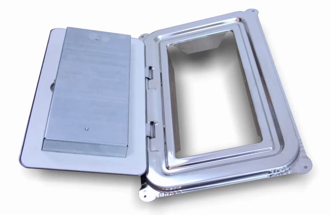 Drzwiczki kominowe wyczystki: funkcje i znaczenie dla bezpieczeństwa